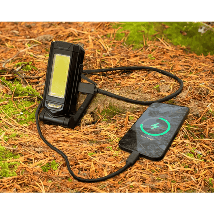 Solis™ Rechargable 360° Pivoting Worklight